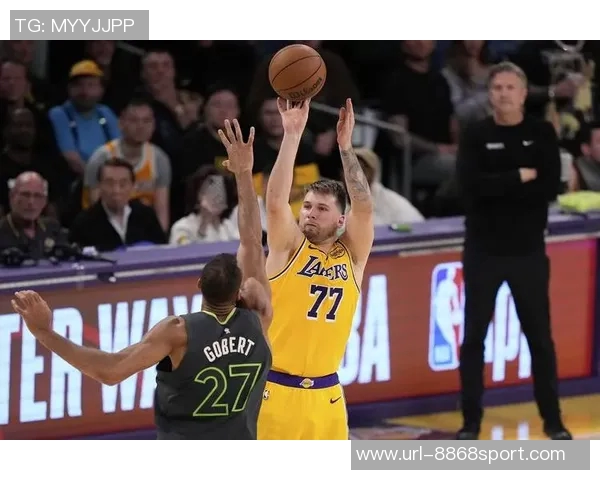 湖人训练营新名单东契奇体重变化引关注从230磅到最高270磅 湖人训练营新名单东契奇体重变化引关注从230磅到最高270磅