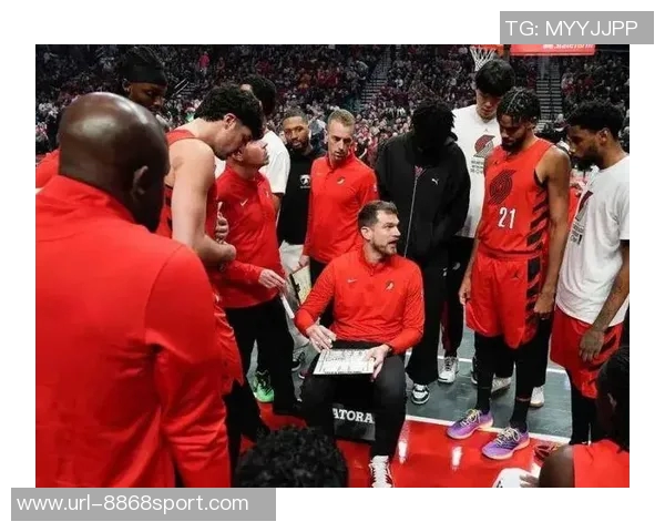 斯普利特强调老将利拉德与霍勒迪在更衣室的重要性及其受欢迎程度