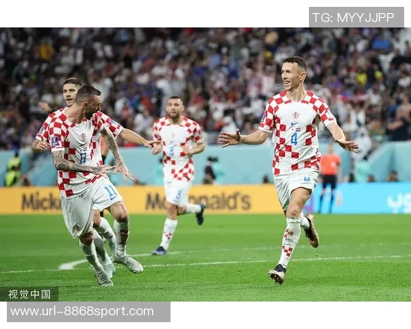 佩里西奇传中助攻布翁乔尔诺头球乌龙埃因霍温迅速扳平比分 佩里西奇传中助攻布翁乔尔诺头球乌龙埃因霍温迅速扳平比分