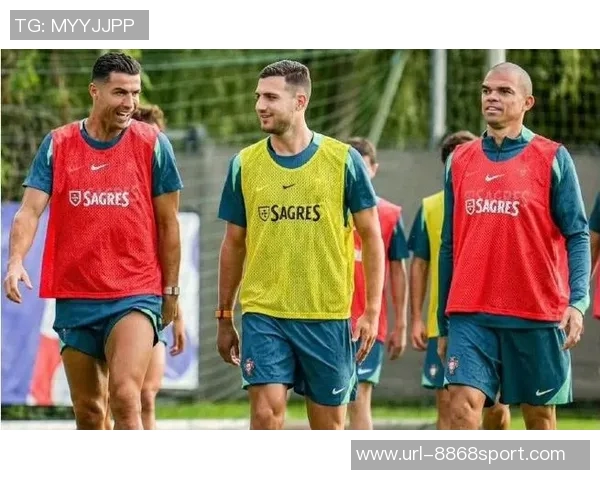 达洛特与C罗共享咖啡时光合影曝光成为最佳咖啡搭子 达洛特与C罗共享咖啡时光合影曝光成为最佳咖啡搭子